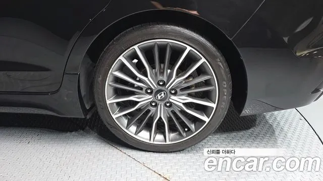 Hyundai AVANTE 2018 — фото 6