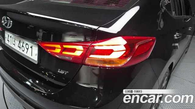 Hyundai AVANTE 2018 — фото 8