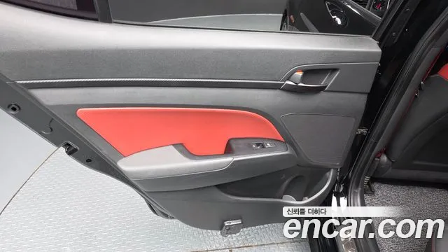 Hyundai AVANTE 2018 — фото 14