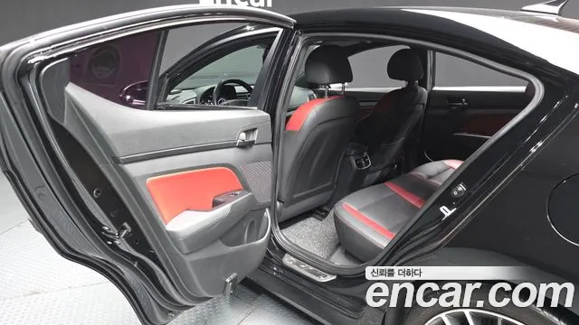 Hyundai AVANTE 2018 — фото 15