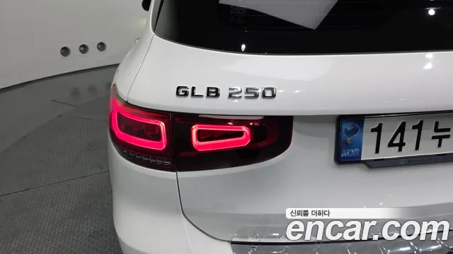 Mercedes-Benz GLB-Class 2021 — фото 8