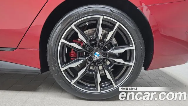 BMW i4 2025 — фото 7