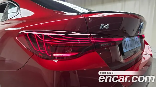 BMW i4 2025 — фото 9