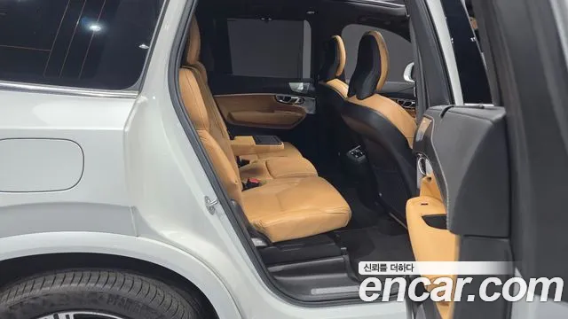Volvo XC90 2023 — фото 11