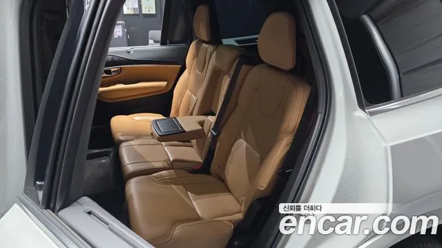 Volvo XC90 2023 — фото 12