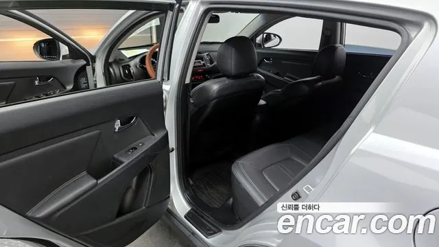 Kia Sportage 2011 — фото 11