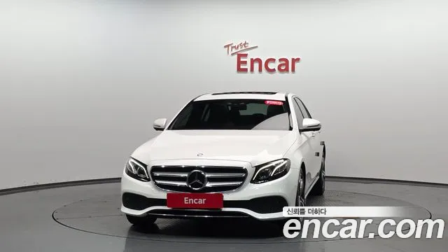 Mercedes-Benz E-Class 2017 — фото 2