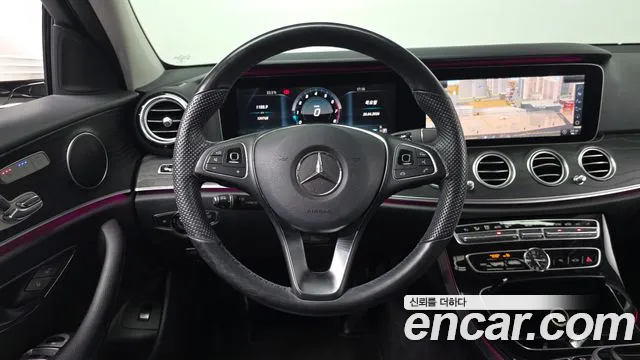 Mercedes-Benz E-Class 2017 — фото 17