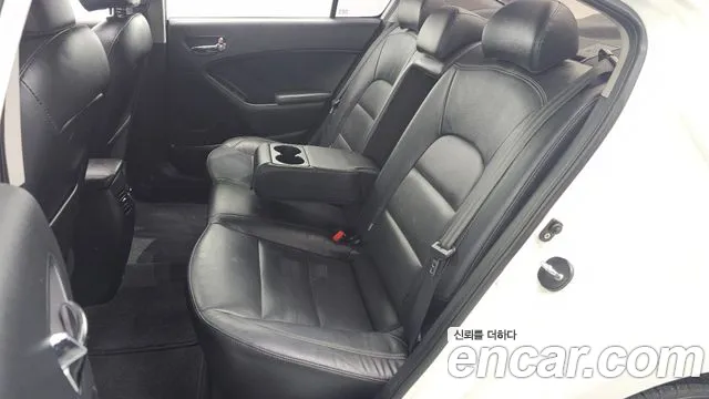 Kia K3 2015 — фото 12
