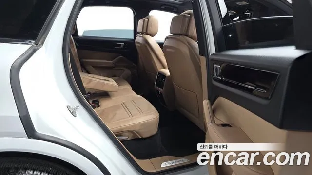 Porsche Cayenne 2019 — фото 12