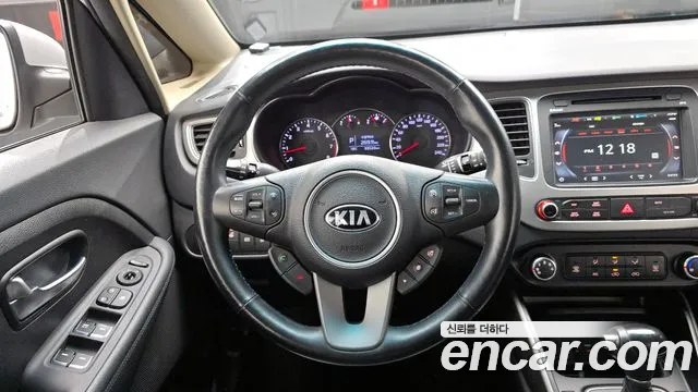 Kia Carens 2017 — фото 19
