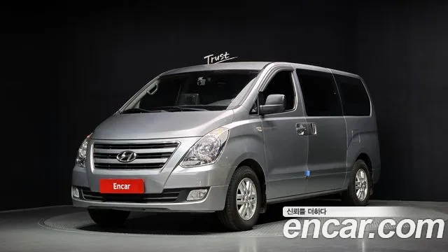 Hyundai Starex 2018 — фото 1