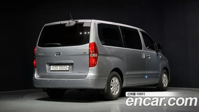 Hyundai Starex 2018 — фото 2