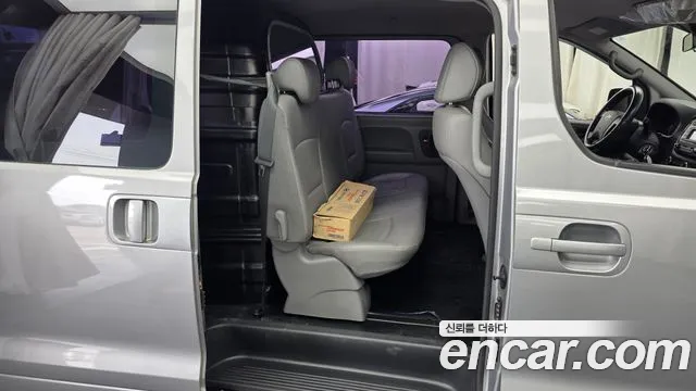 Hyundai Starex 2018 — фото 12