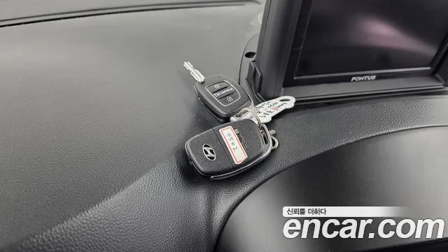 Hyundai Starex 2018 — фото 16