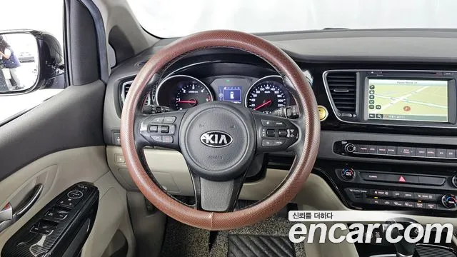 Kia Canival 2015 — фото 13