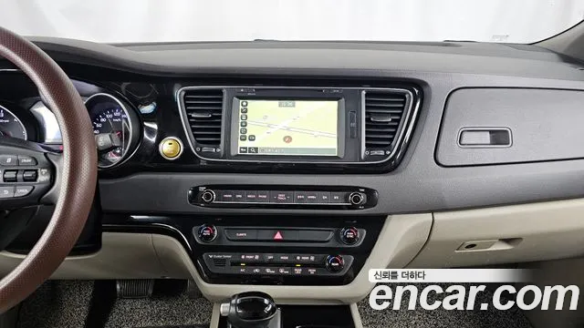 Kia Canival 2015 — фото 14