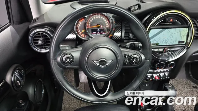 Mini Cooper 2015 — фото 17