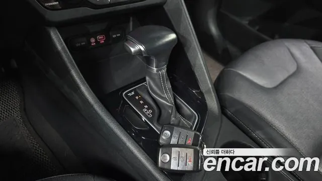 Kia Niro 2018 — фото 11