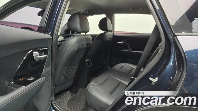 Kia Niro 2018 — фото 16