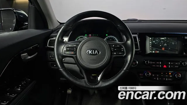 Kia Niro 2018 — фото 17