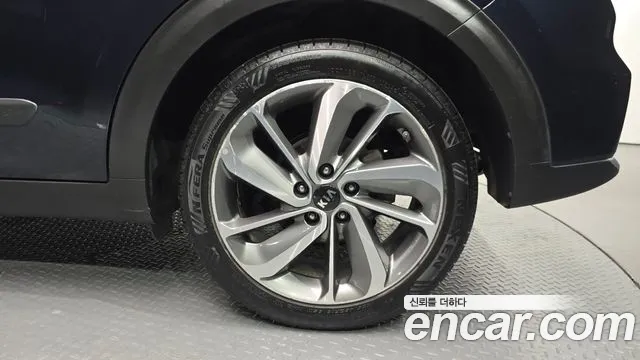 Kia Niro 2018 — фото 6