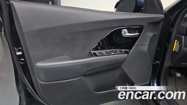 Kia Niro 2018 — фото 13