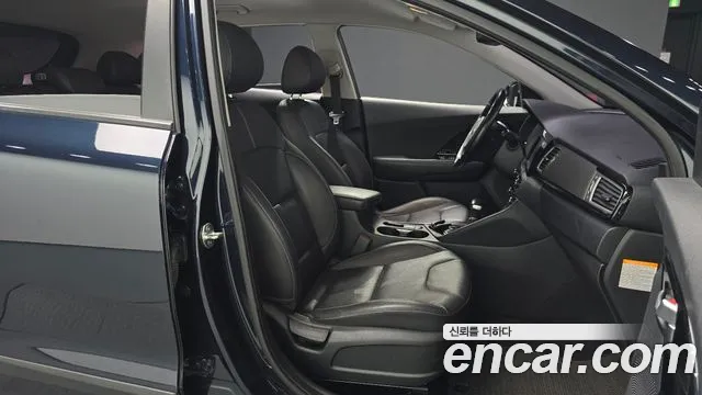 Kia Niro 2018 — фото 15