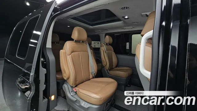 Hyundai Staria 2022 — фото 11