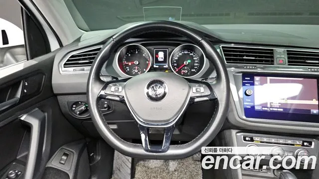 Volkswagen Tiguan 2020 — фото 13