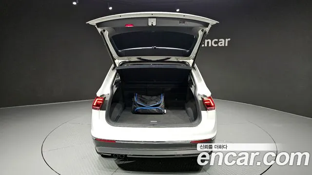 Volkswagen Tiguan 2020 — фото 20