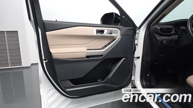 Ford Explorer 2023 — фото 14