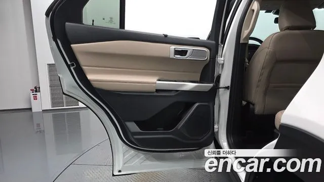 Ford Explorer 2023 — фото 15