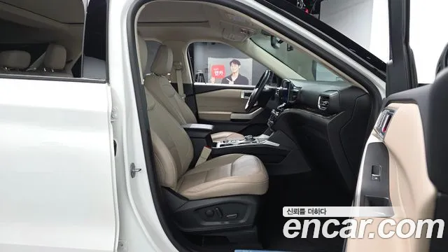 Ford Explorer 2023 — фото 16