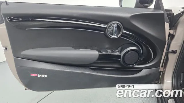 Mini Cooper 2023 — фото 15
