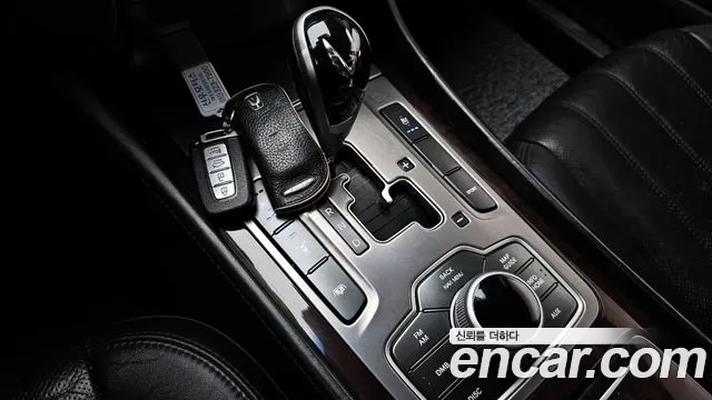 Hyundai Equus 2012 — фото 12