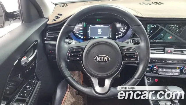 Kia Niro 2020 — фото 19
