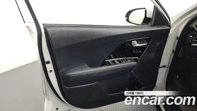Kia Niro 2020 — фото 13