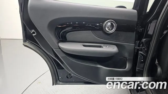 Mini Clubman 2023 — фото 15