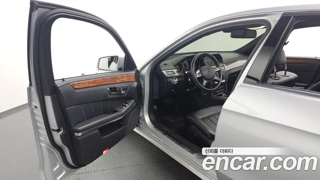 Mercedes-Benz E-Class 2014 — фото 10