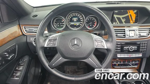 Mercedes-Benz E-Class 2014 — фото 13
