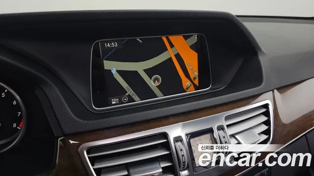 Mercedes-Benz E-Class 2014 — фото 14