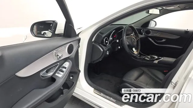 Mercedes-Benz C-Class 2018 — фото 10