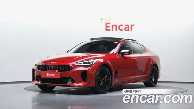 Kia Stinger 2023 — фото 1