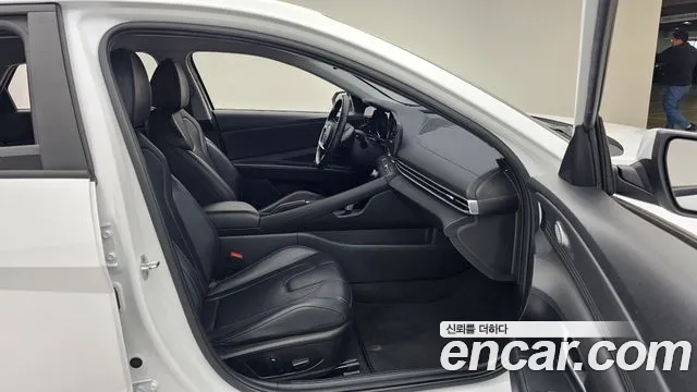 Hyundai AVANTE 2023 — фото 11