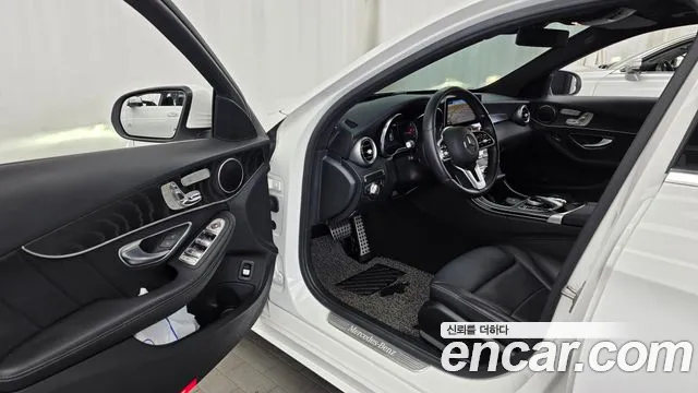 Mercedes-Benz C-Class 2019 — фото 13