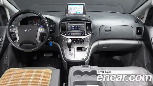 Hyundai Starex 2017 — фото 10