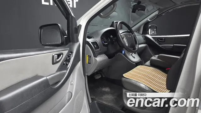 Hyundai Starex 2017 — фото 17