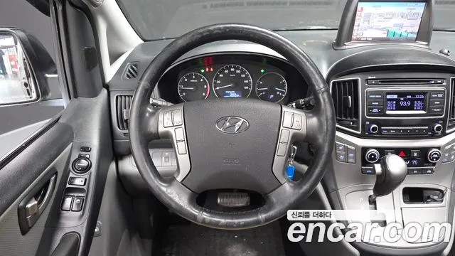 Hyundai Starex 2017 — фото 19