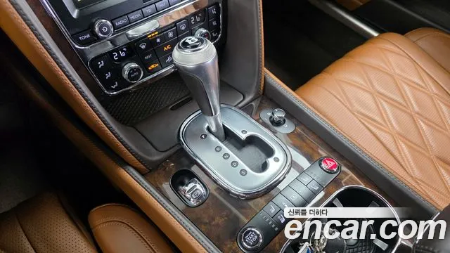 Bentley Flying Spur 2015 — фото 9